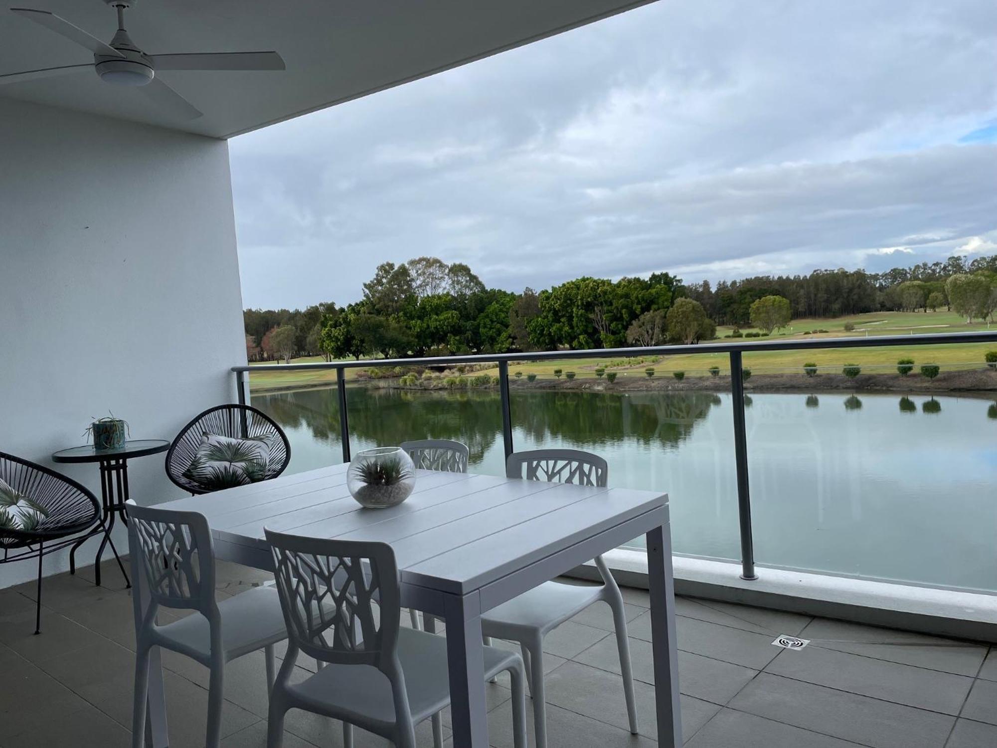 Signature Waterfront 4* Gold Coast