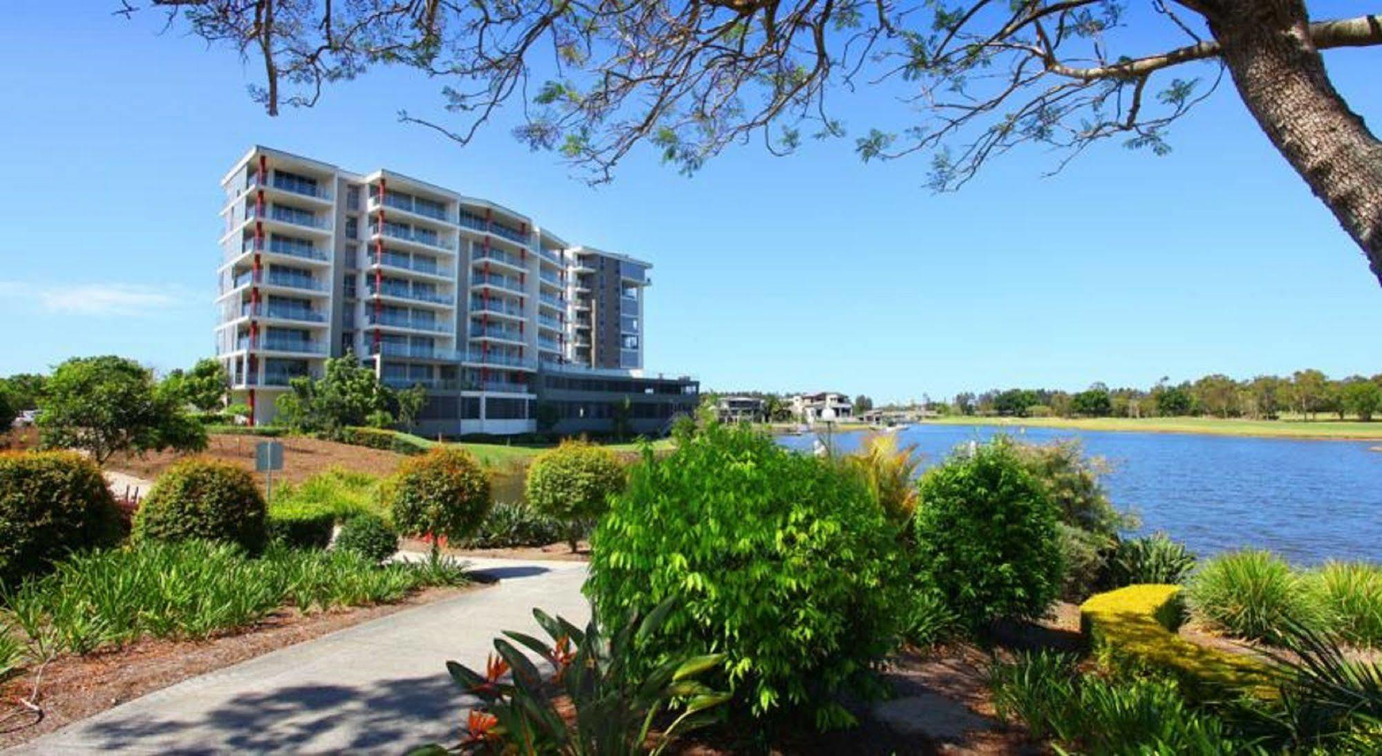 Signature Waterfront Aparthotel