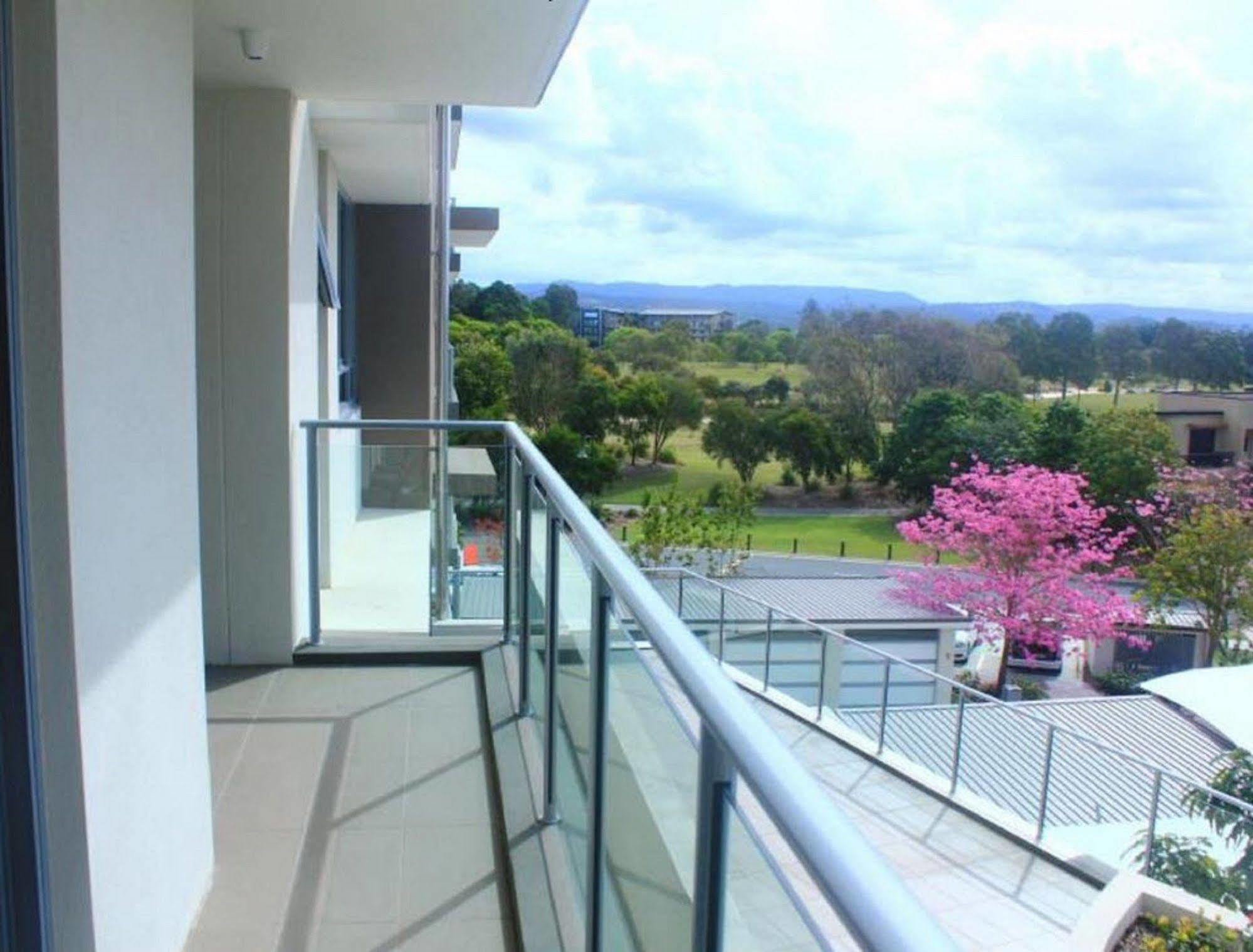 Signature Waterfront 4* Gold Coast