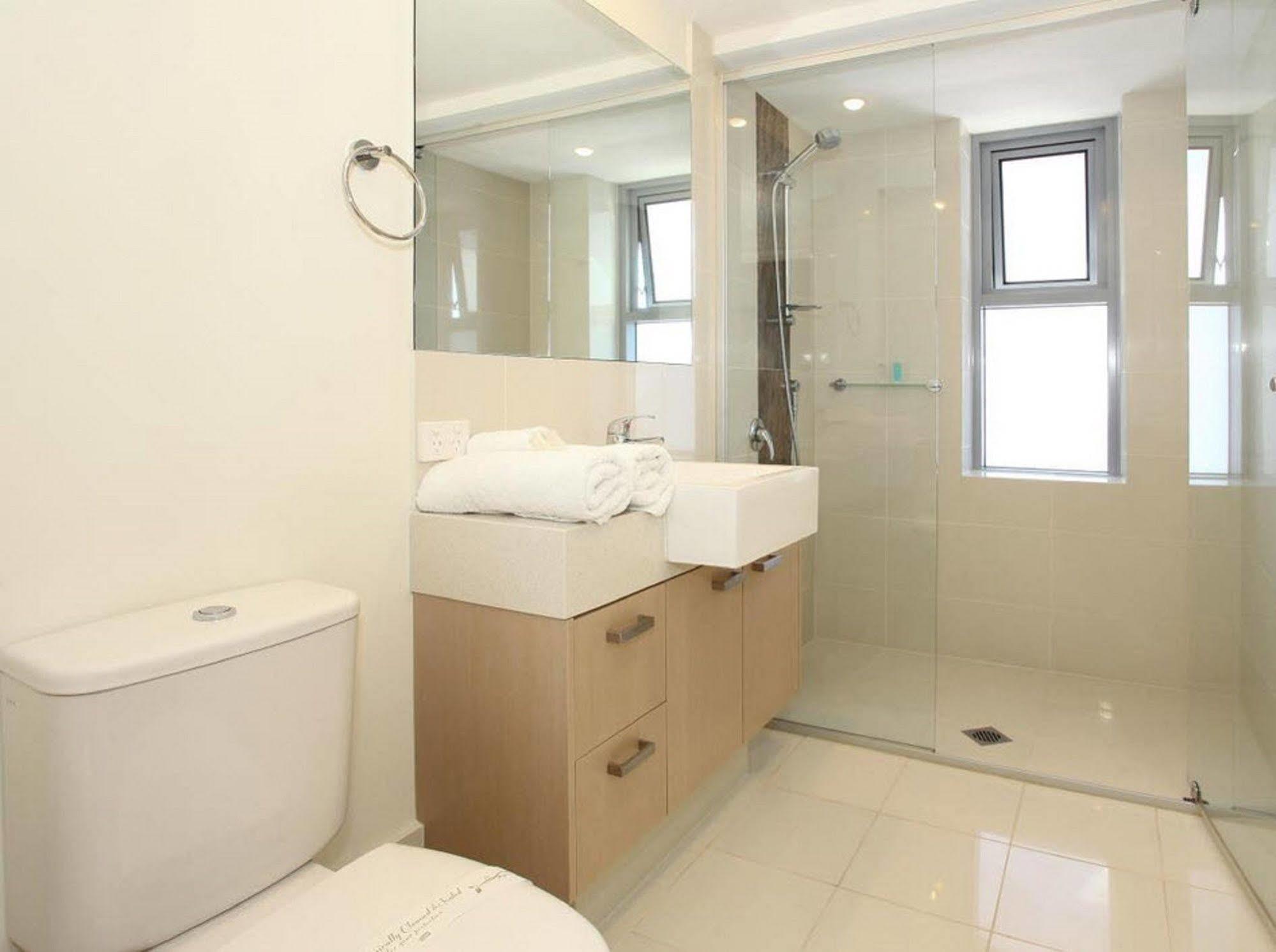 Signature Waterfront Aparthotel Gold Coast