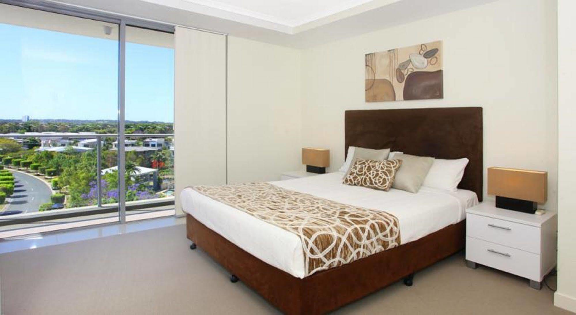 Signature Waterfront 4*